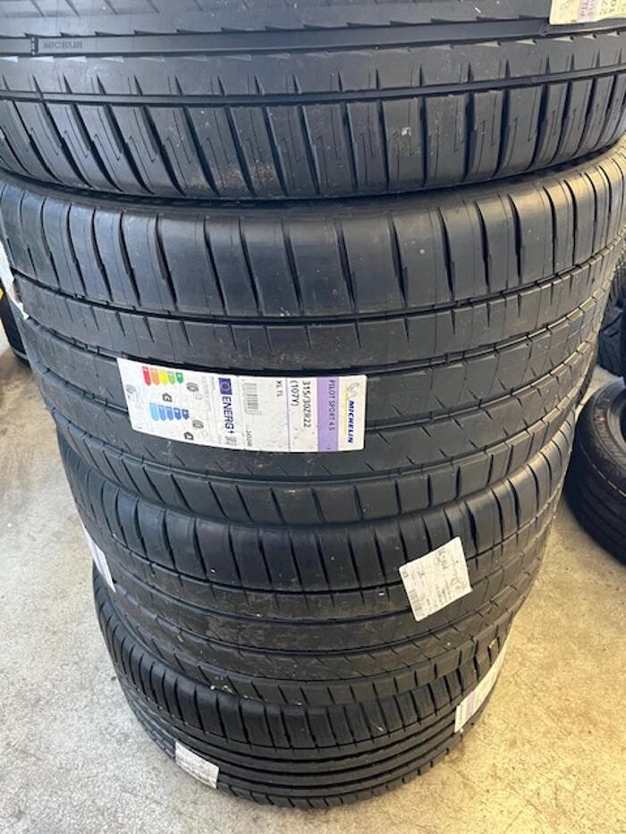 Images Z.E. Pneumatici Srl - Mastro Michelin