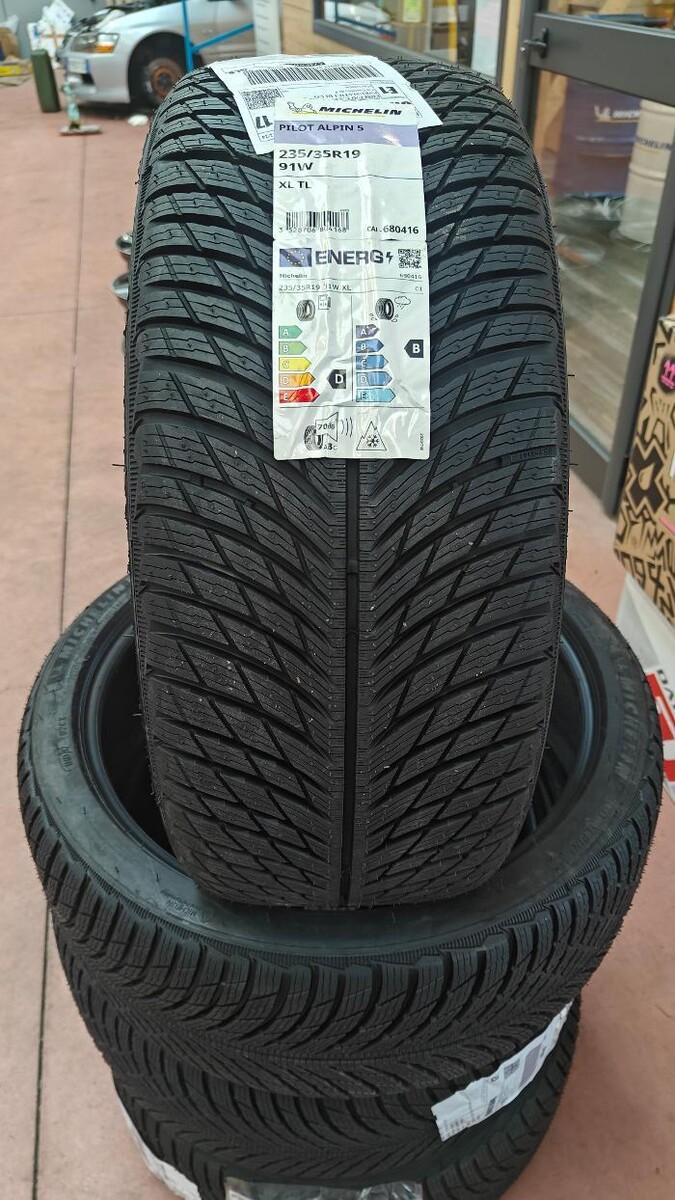 Images Euromaster C.S.P. Pneumatici