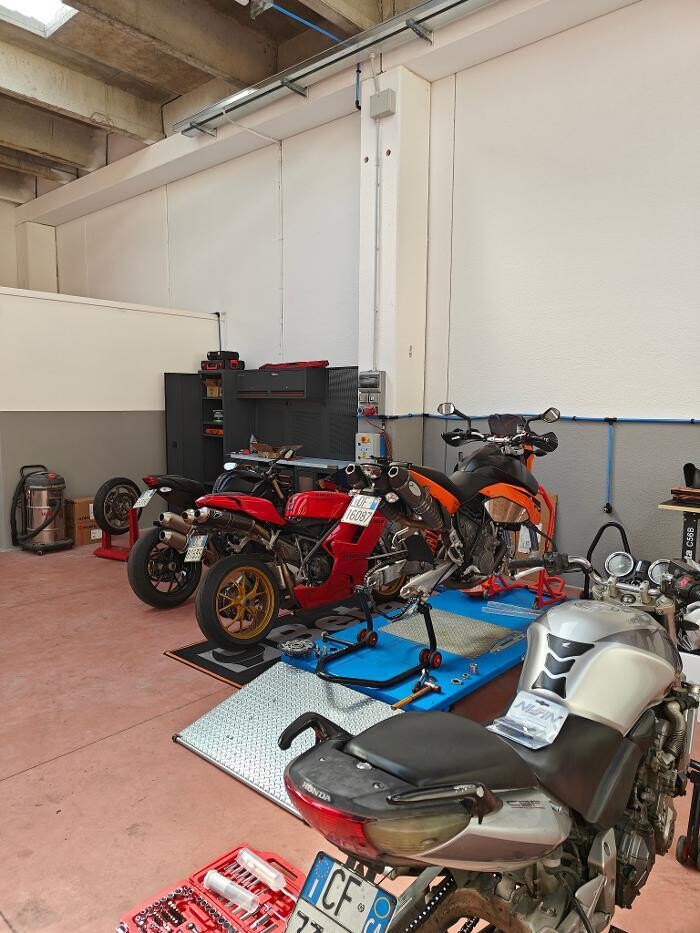 Images Euromaster C.S.P. Pneumatici