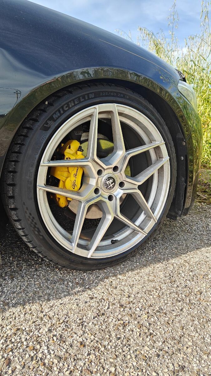 Images Euromaster C.S.P. Pneumatici