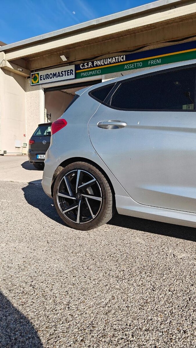 Images Euromaster C.S.P. Pneumatici