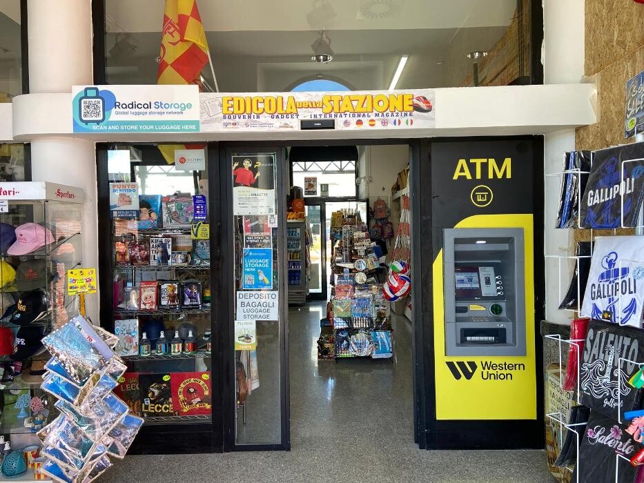 Images Luggage Storage Inside Lecce Railway Station - Radical Storage