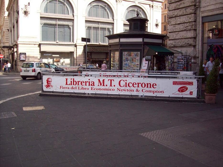 Images Radical Storage - Luggage Storage Trevi Fountain
