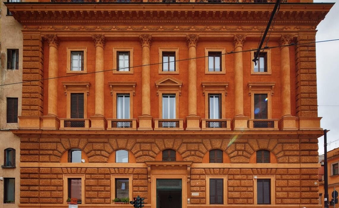 Images Luggage Storage Colosseum Station - Radical Storage