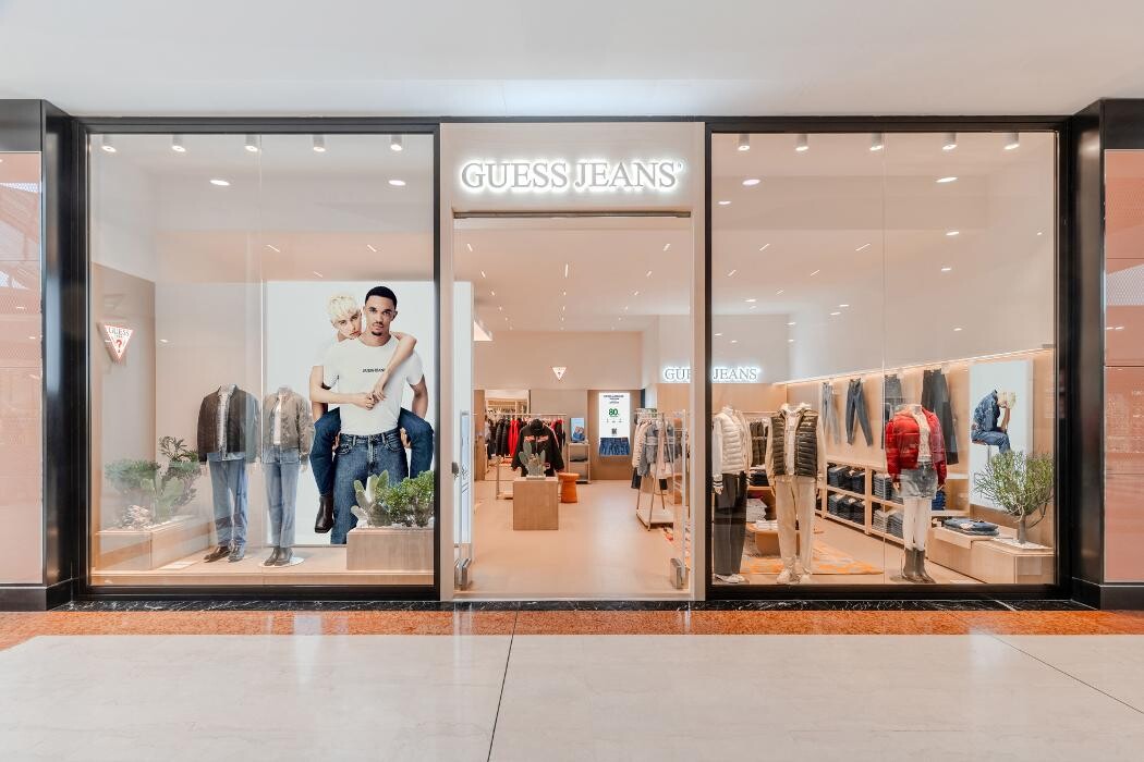 Images GUESS JEANS