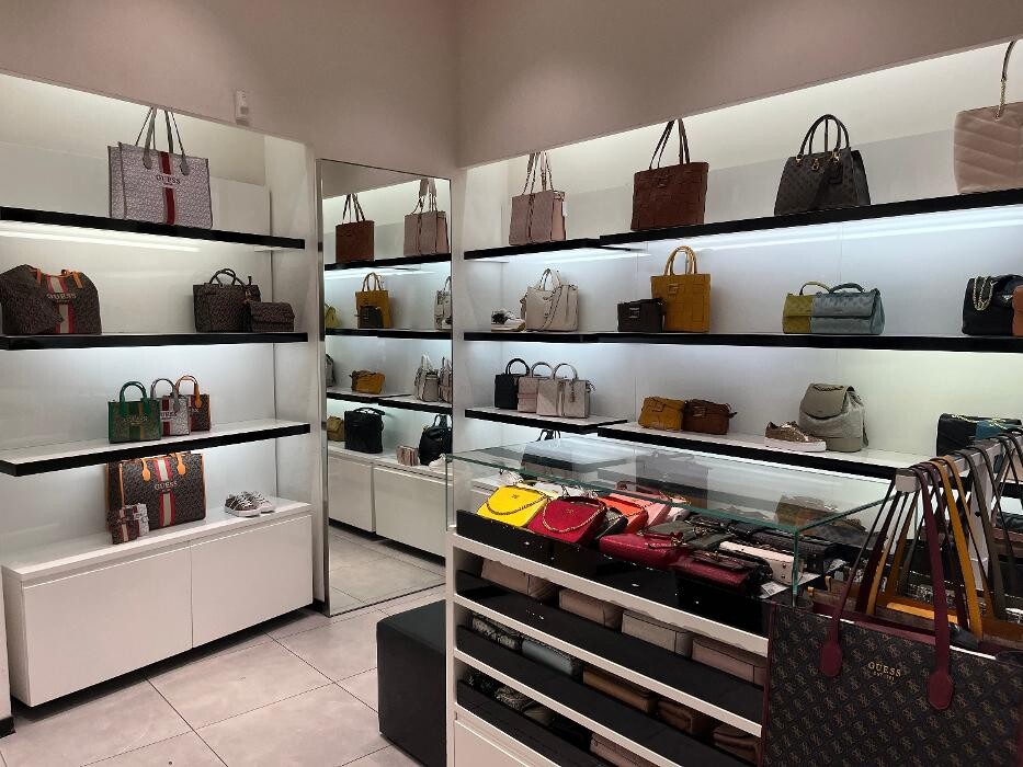 Images GUESS ACCESSORIES