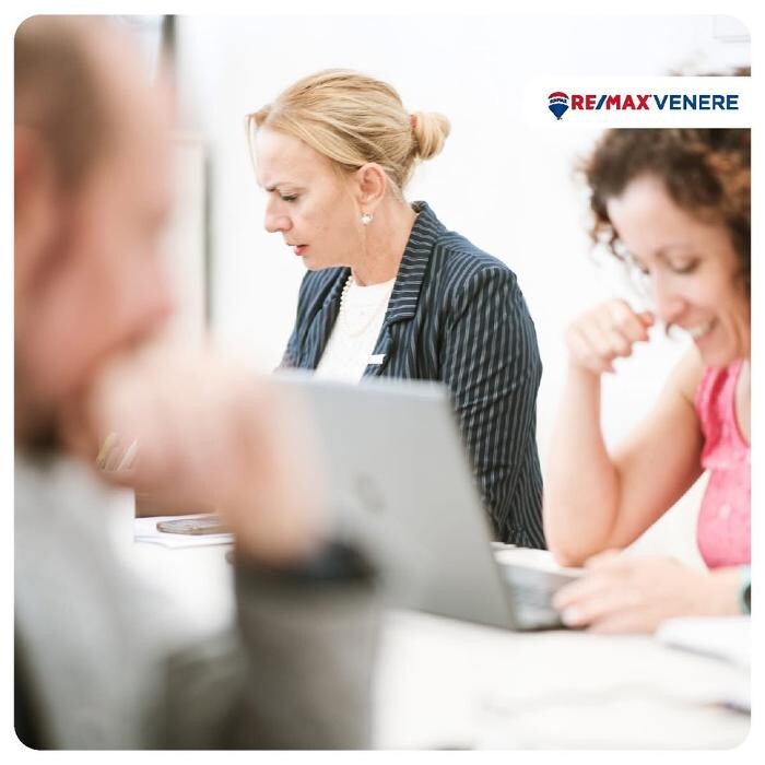Images RE/MAX Venere 2
