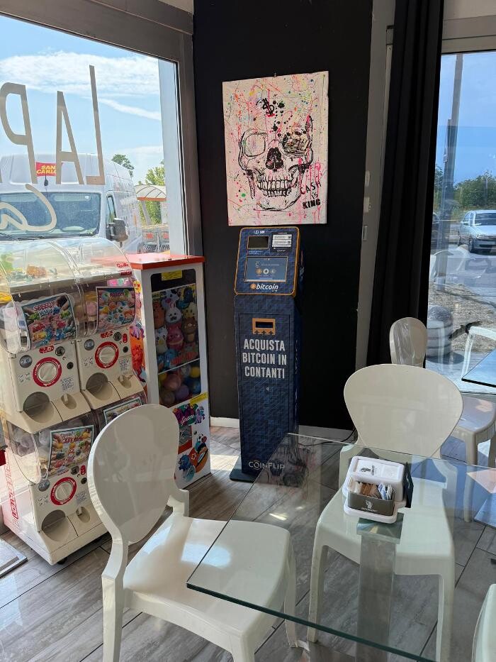 Images CoinFlip Bitcoin ATM - La Plaza Cafe (Casorate Primo)