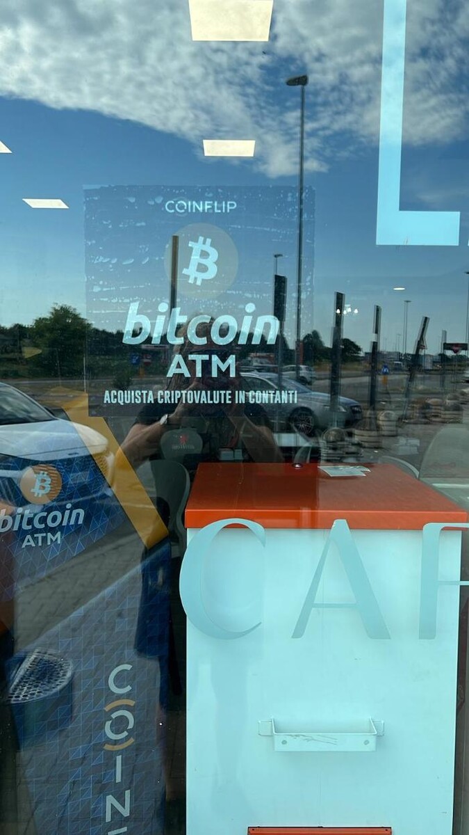 Images CoinFlip Bitcoin ATM - La Plaza Cafe (Casorate Primo)