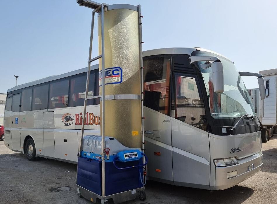 Images Rialbus One | Ncc Noleggio con conducente - Transfer Aeroporto di Brindisi-Salento - Taxi - Noleggio auto - Autista privato