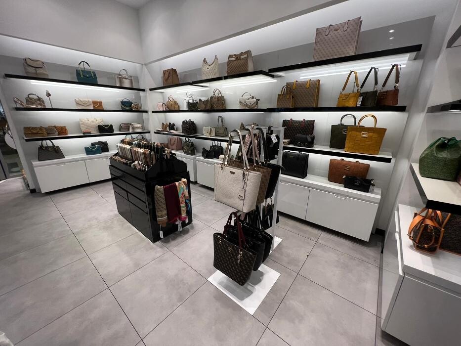 Images GUESS ACCESSORIES