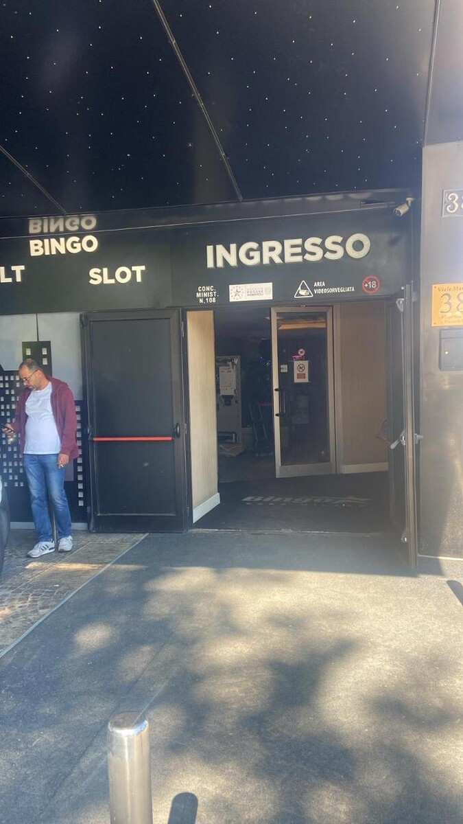 Images CoinFlip Bitcoin ATM - Sala Bingo Zara (Marche)