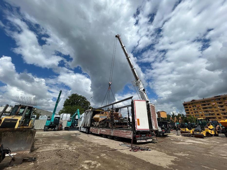 Images DAMAC | Vendita e Noleggio macchine movimento terra | Roma