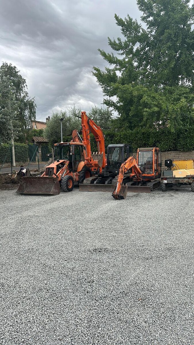 Images DAMAC | Vendita e Noleggio macchine movimento terra | Roma