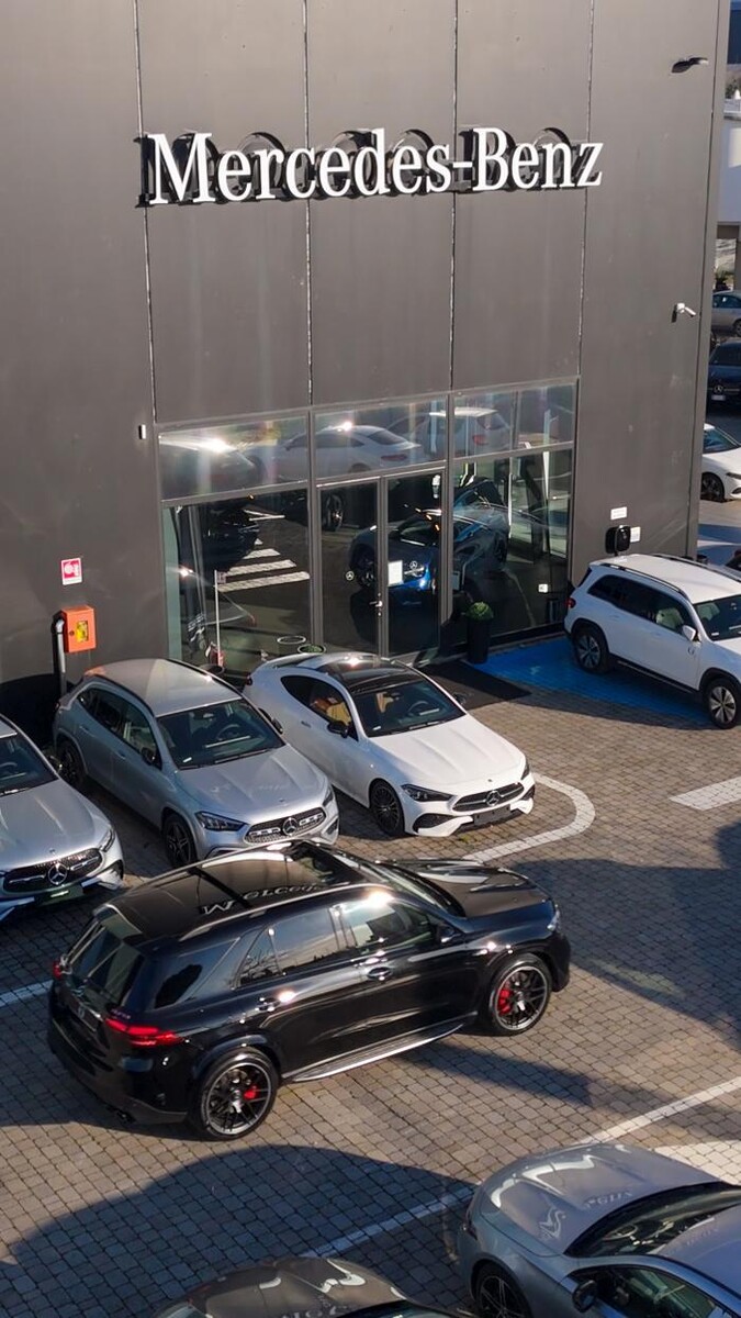 Images Gino Mercedes e Smart Livorno