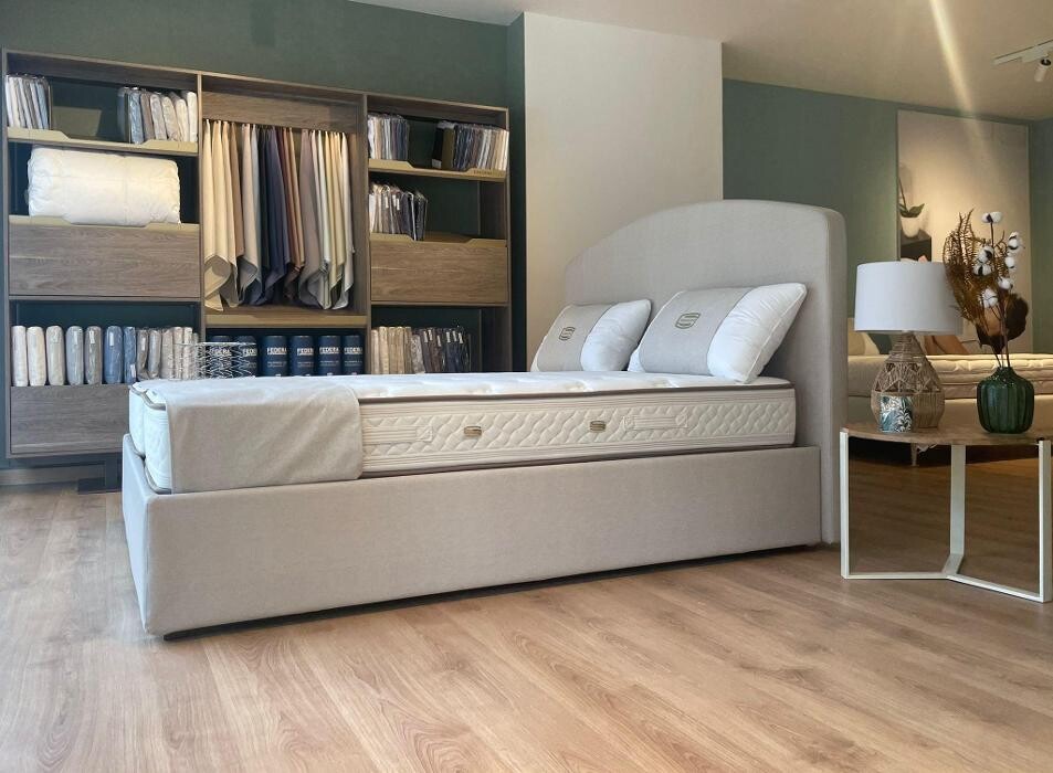 Images Simmons Store Varese