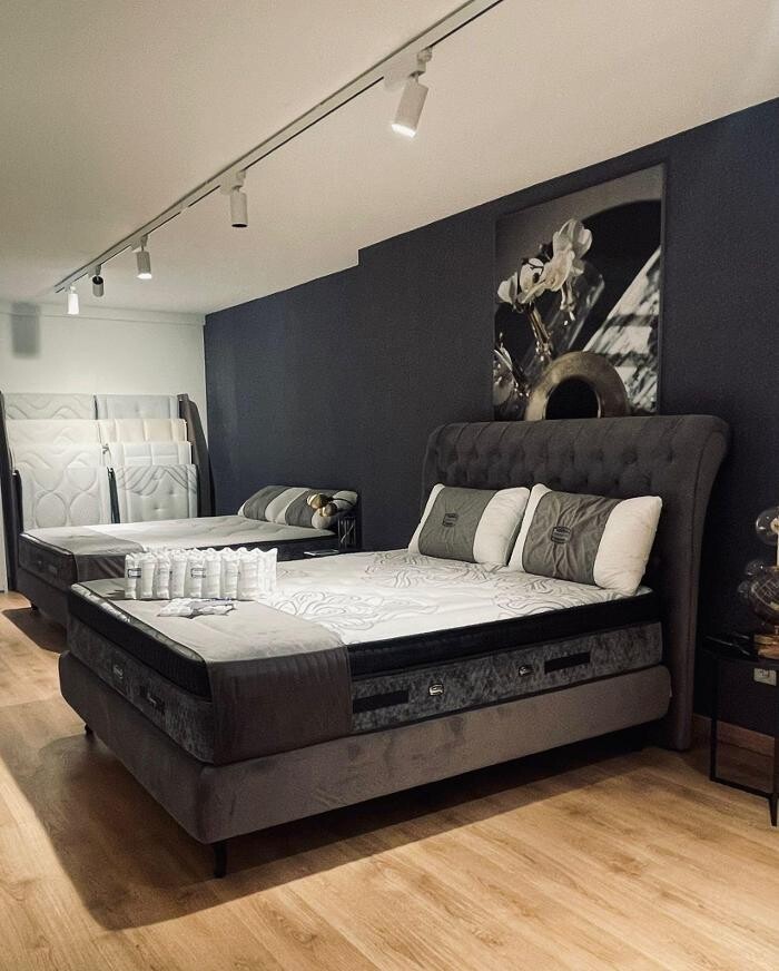 Images Simmons Store Varese