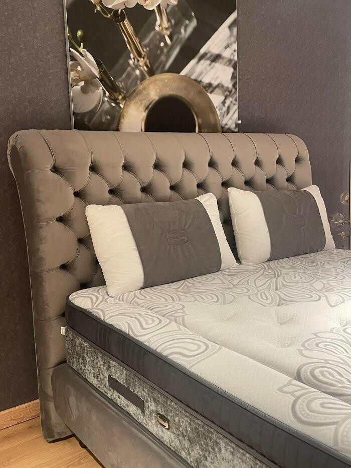 Images Simmons Store Varese