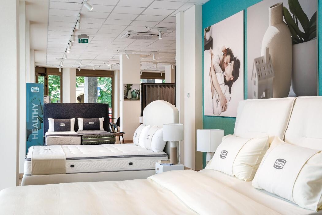 Images Simmons Store Busto Arsizio