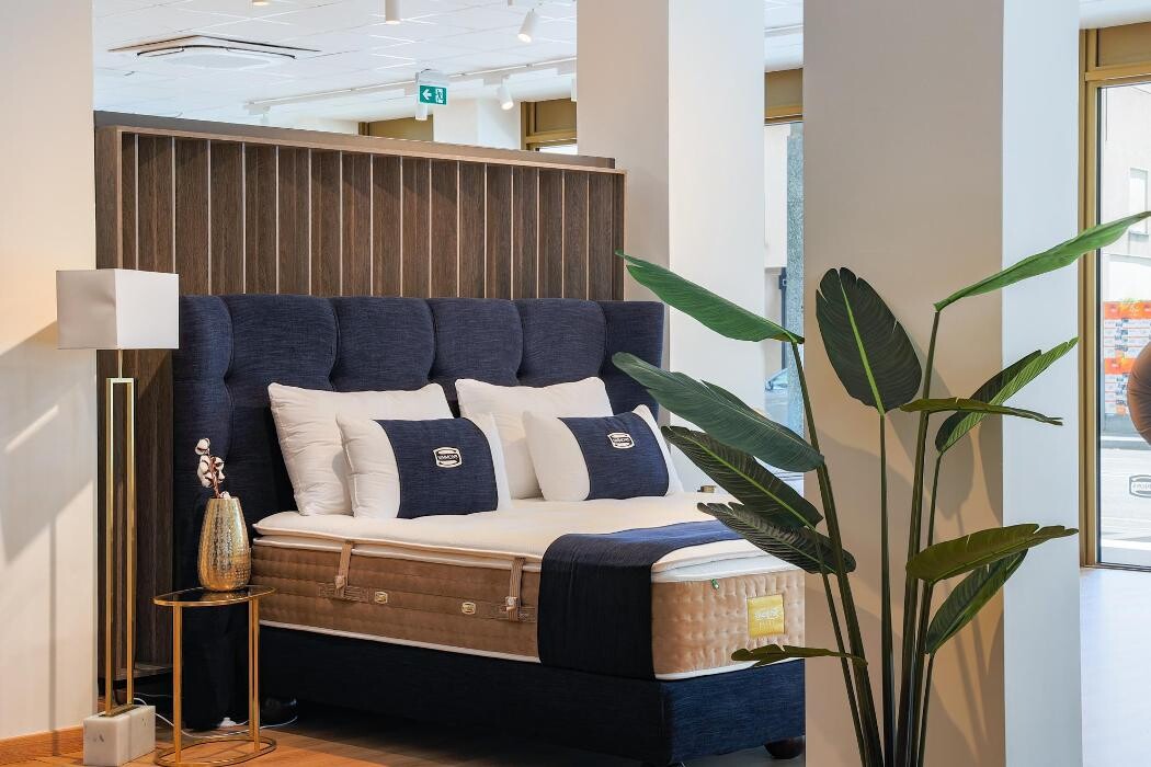 Images Simmons Store Busto Arsizio