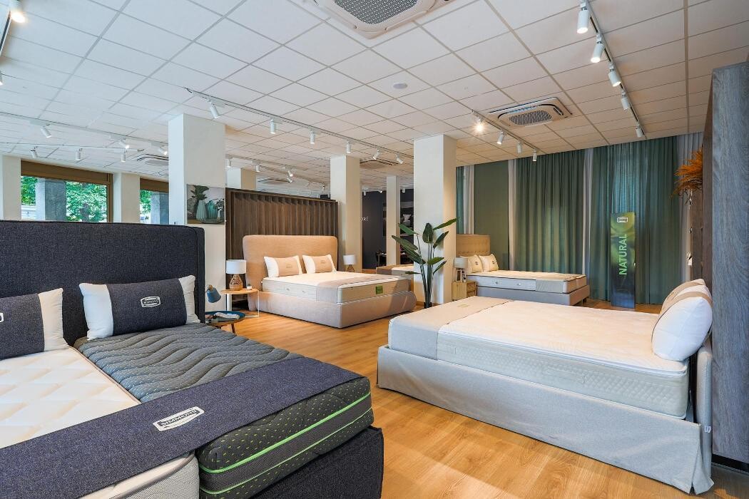 Images Simmons Store Busto Arsizio