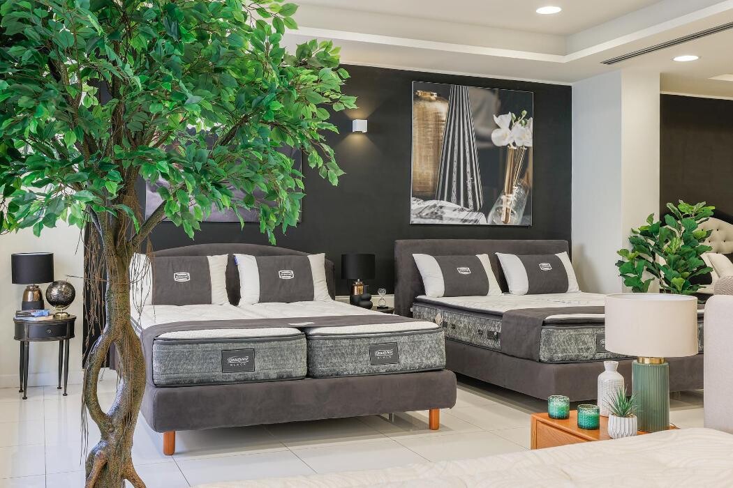 Images Simmons Premium Reseller Roma Tuscolana