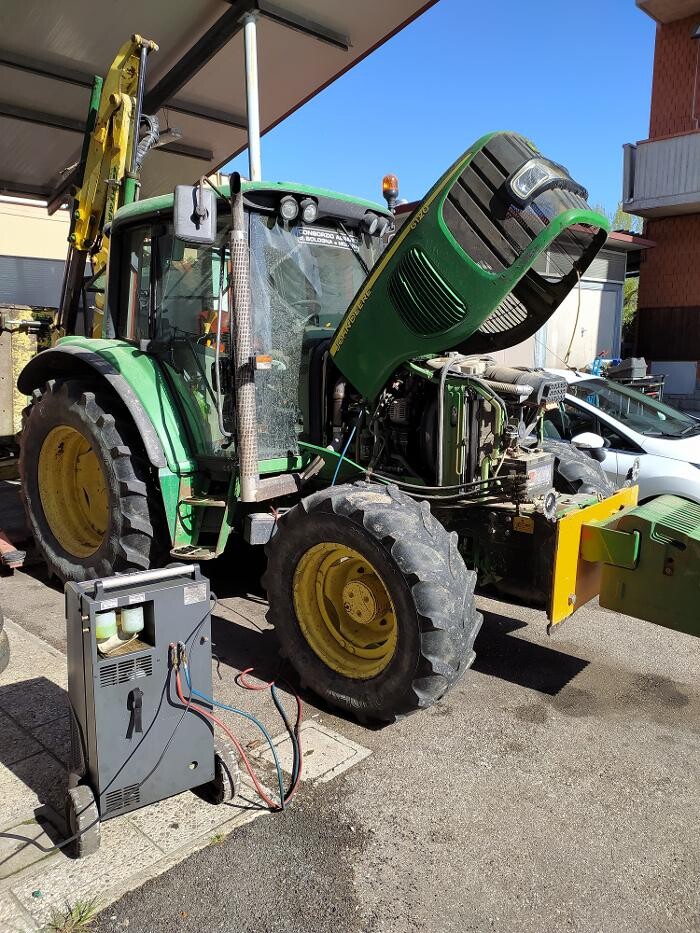 Images Autofficina M.V.F. di Magliano e Falchi snc Bosch & Castrol Service