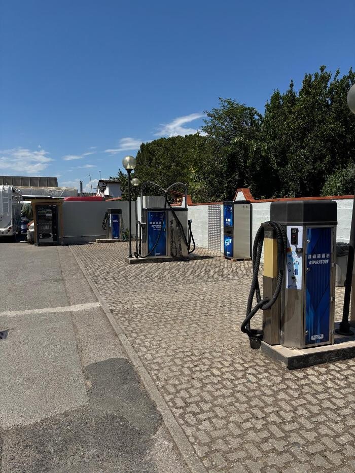 Images Centro Lavaggi Polini Castrol Service