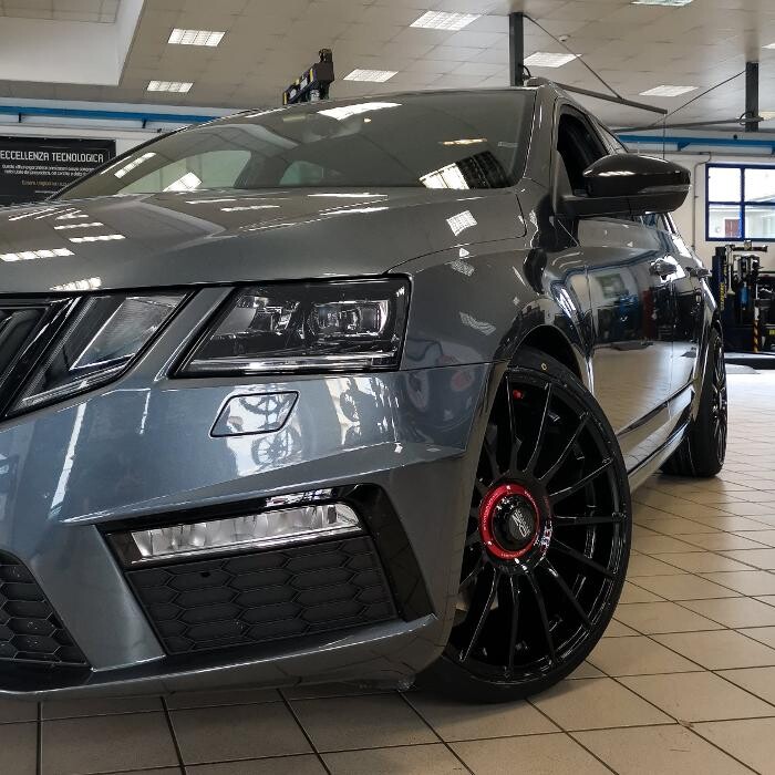 Images Euromaster Elvis Gomme