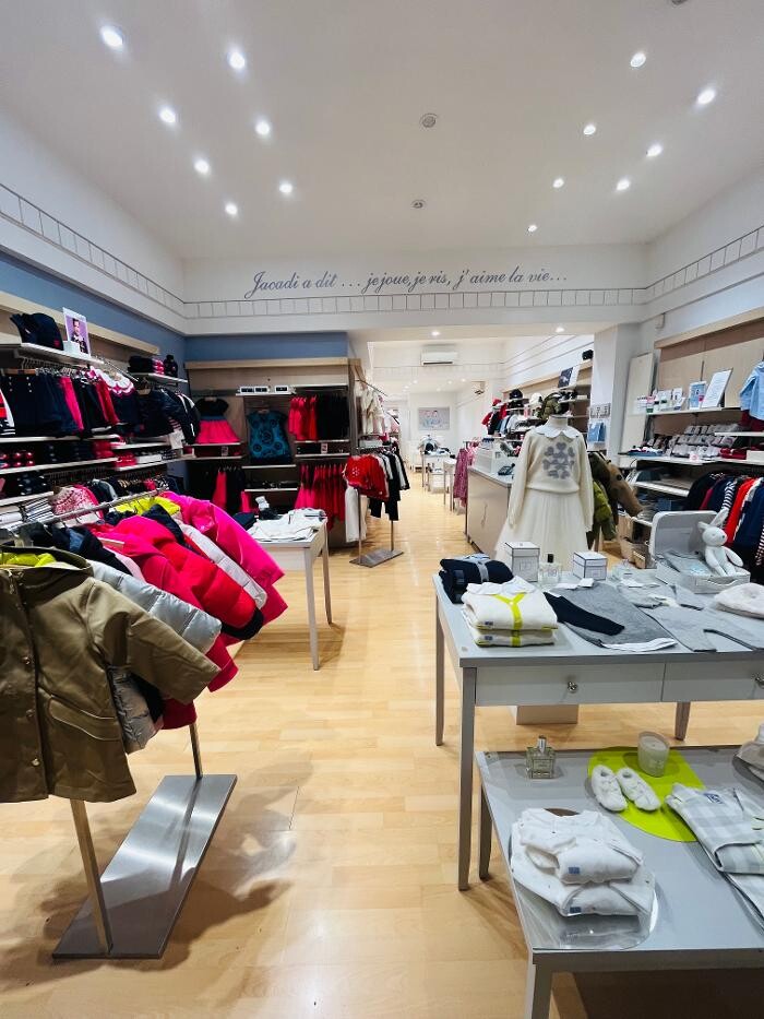 Images JACADI BARI ANDREA