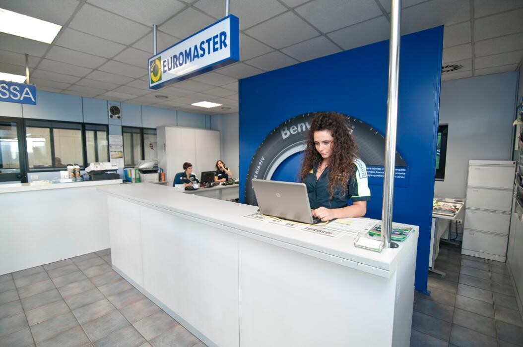 Images Euromaster Sedall Pneumatici