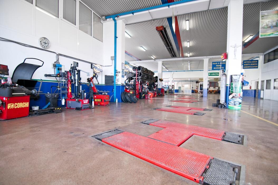 Images Euromaster Sedall Pneumatici