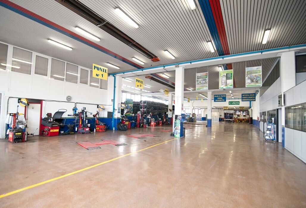 Images Euromaster Sedall Pneumatici