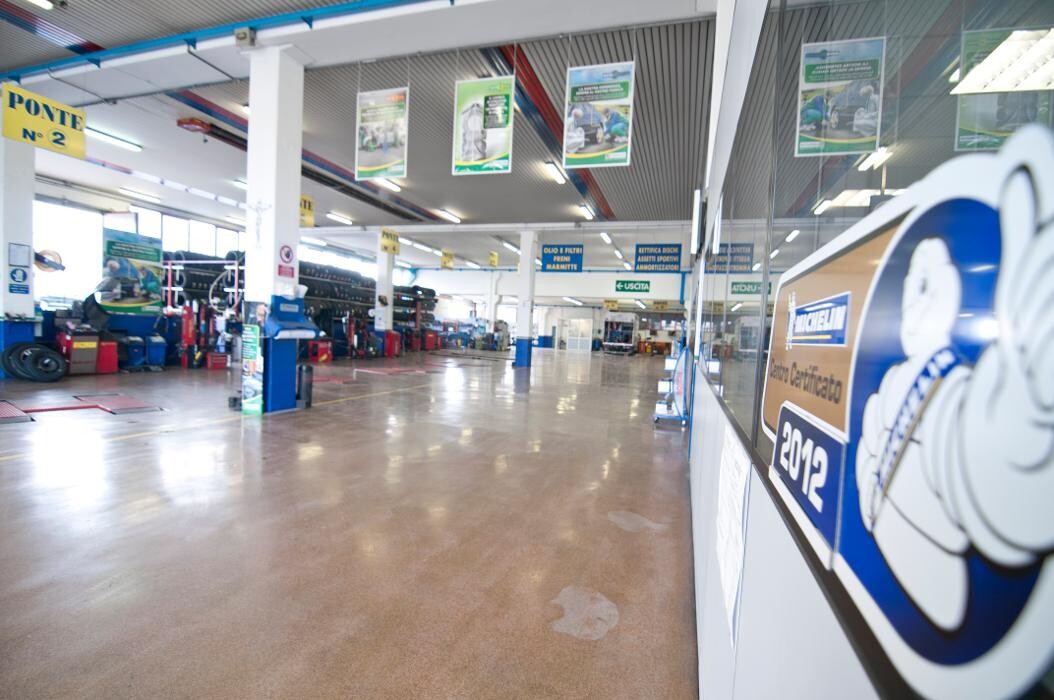 Images Euromaster Sedall Pneumatici