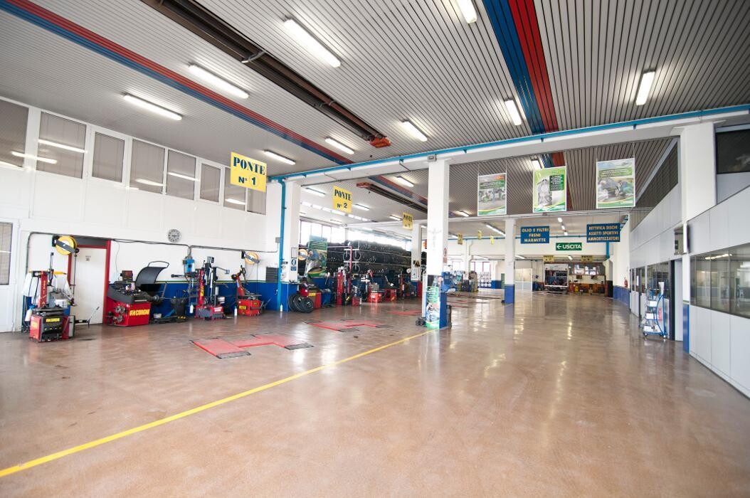 Images Euromaster Sedall Pneumatici