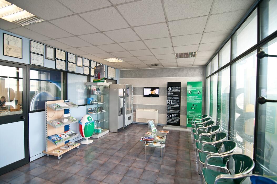 Images Euromaster Sedall Pneumatici