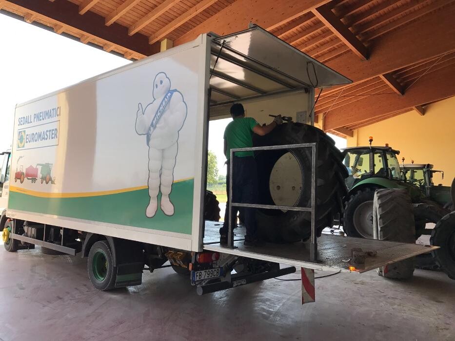 Images Euromaster Sedall Pneumatici