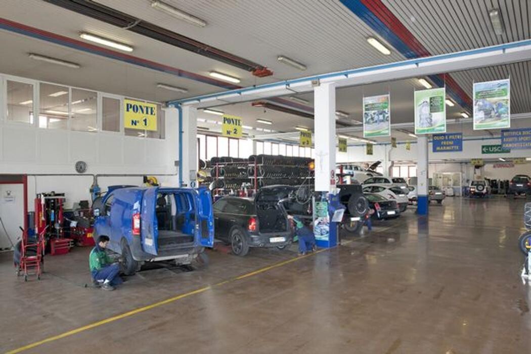 Images Euromaster Sedall Pneumatici