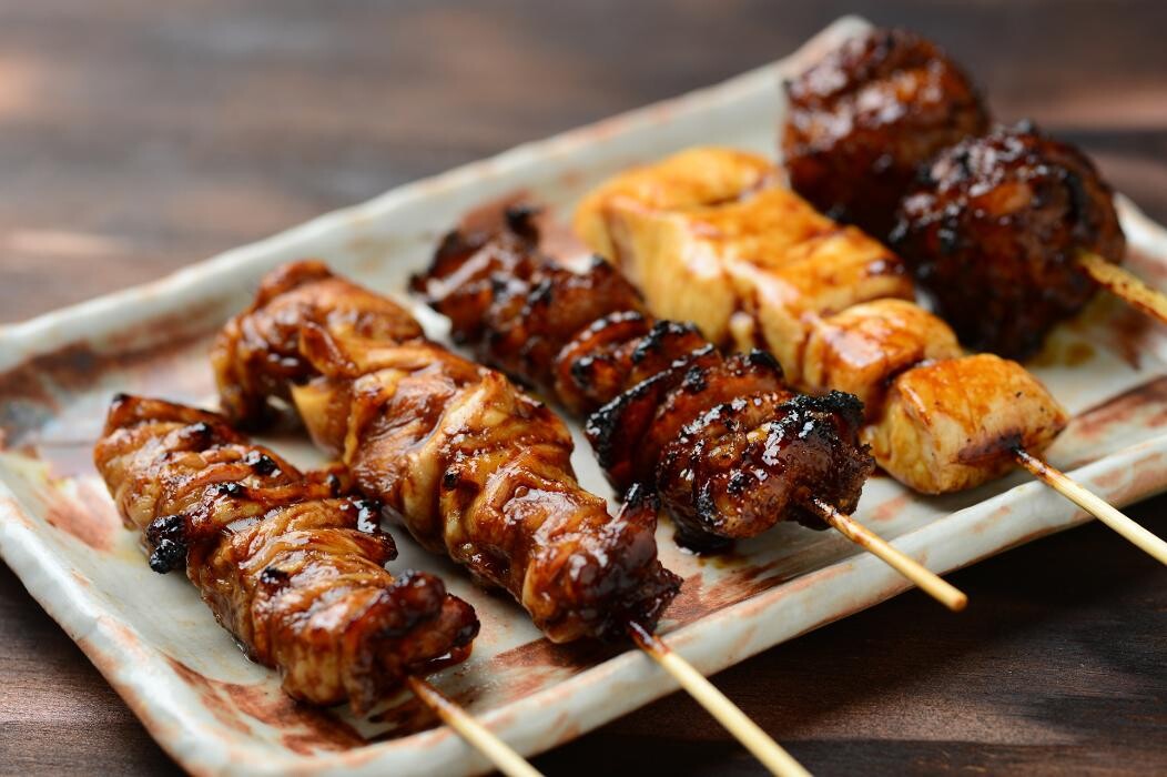Images 骨付鳥、からあげ、ハイボール がブリチキン。岐阜駅前店