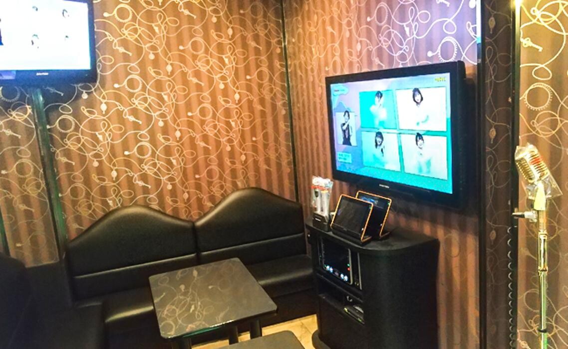 Images カラオケ館 川口店