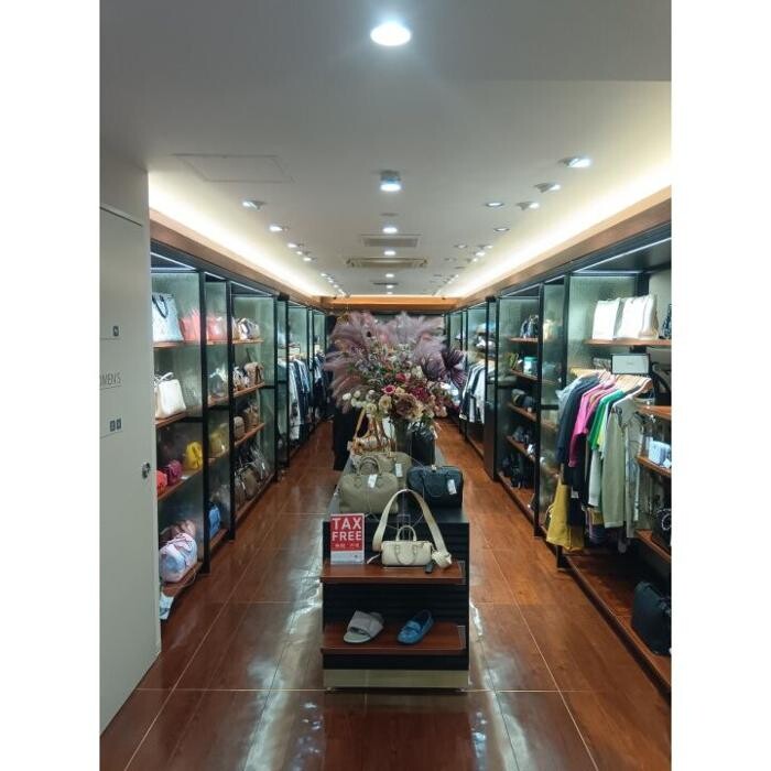Images セカンドストリート三条河原町通店