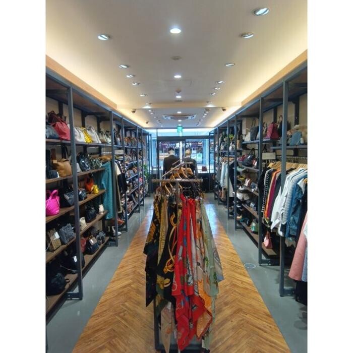 Images セカンドストリート三条河原町通店