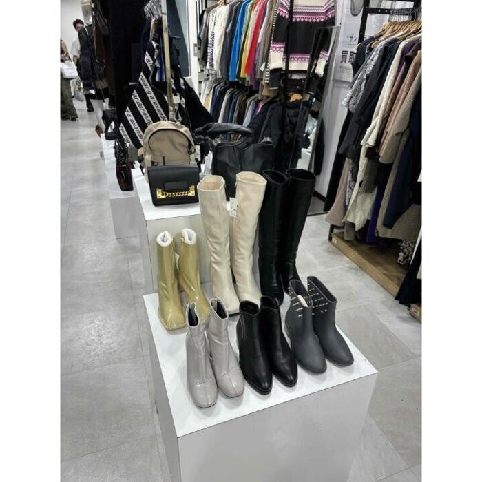 Images セカンドストリート新宿2号店