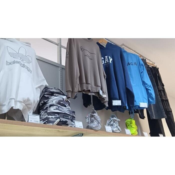 Images セカンドストリート梅田店