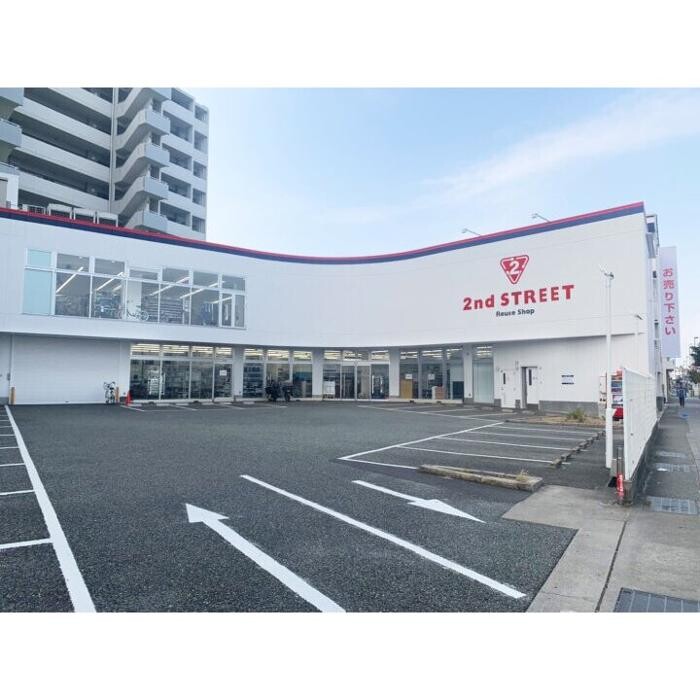 Images セカンドストリート尼崎杭瀬店