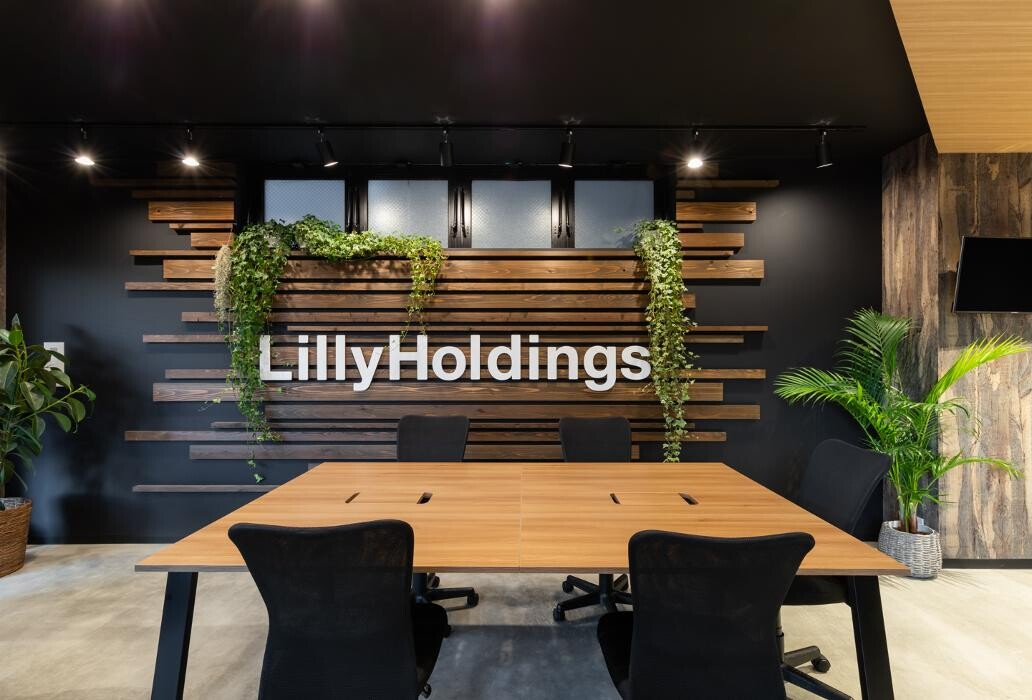 Images 株式会社LillyHoldings