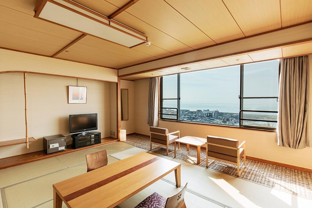 Images 亀の井ホテル 淡路島