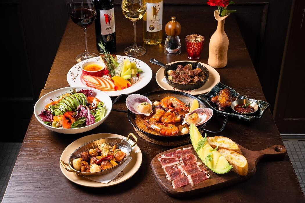 Images BROWNSTONE Tapas Bar GINZA