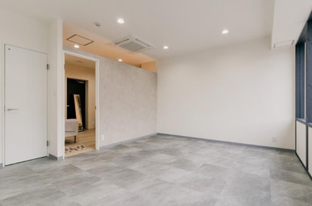 Images 株式会社ムカイ・エンタープライズ