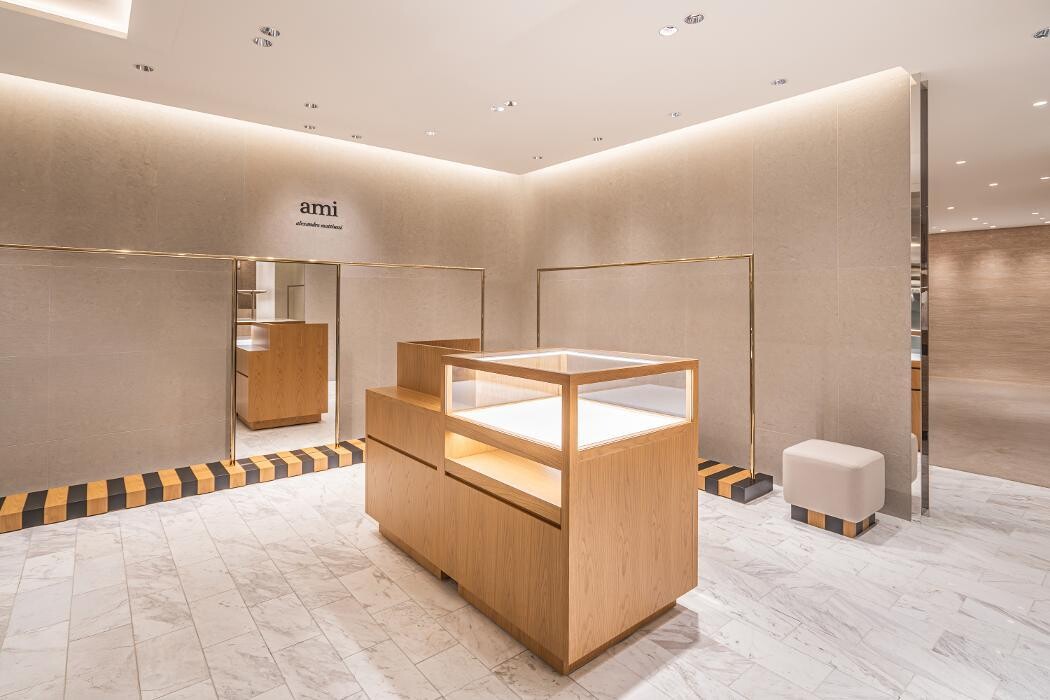 Images AMI Paris - Shinjuku Isetan Women